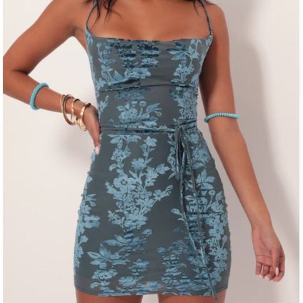 Lucy in the Sky Velvet Floral Dress in Teal